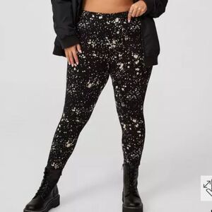 Torrid 0 Black and Bleach Splatter full length leggings - New